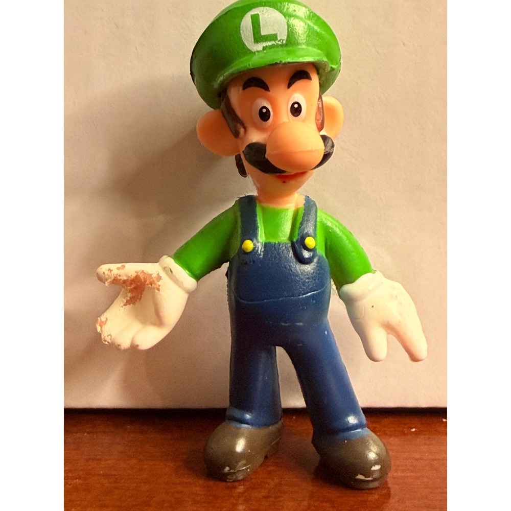 Nintendo Luigi Action Figure 2007 Vintage Super Mario Bros Collectible 2.5 Inch - Picture 1 of 4
